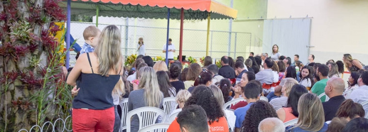 Bilingual Program material's hand out. 