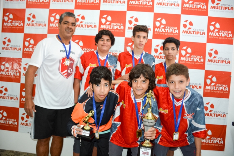 Alunos Múltipla vencem a 2ª Copa Athlos de Futsal Sub 13