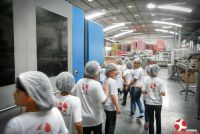 Alunos dos 3º ANOS visitam a fábrica de refrigerantes UAI