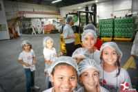 Alunos dos 3º ANOS visitam a fábrica de refrigerantes UAI