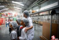 Alunos dos 3º ANOS visitam a fábrica de refrigerantes UAI