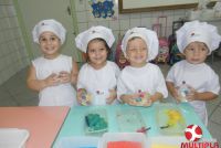 Pequenos Chefs do Maternal B participaram das Oficinas de Páscoa