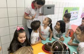 Festa de aniversário surpresa para Linda