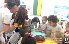 Festa de aniversário surpresa para Linda