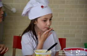 Alunos dos 2º ANOS do Fund. I fazem Brigadeiro