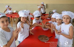 Alunos dos 2º ANOS do Fund. I fazem Brigadeiro