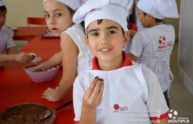 Alunos dos 2º ANOS do Fund. I fazem Brigadeiro