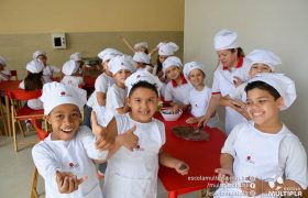 Alunos dos 2º ANOS do Fund. I fazem Brigadeiro