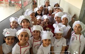 Alunos dos 2º ANOS do Fund. I fazem Brigadeiro