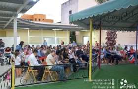 Bilingual Program material's hand out. 