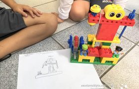 Sculpture using LEGO. 