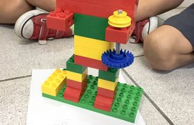 Sculpture using LEGO. 