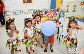 Alunos da Ed. Infantil e 1º ANOS apresentam o “Circo Mágico da Múltipla”