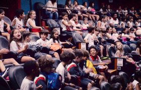 Alunos do Fund. I visitam Teatro da Ufes