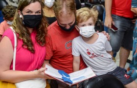 Apresentações e tarde de autógrafos