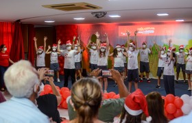 Apresentações e tarde de autógrafos