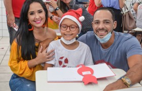 Apresentações e tarde de autógrafos