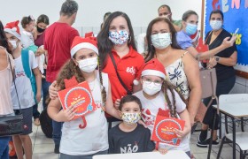 Apresentações e tarde de autógrafos