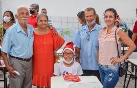 Apresentações e tarde de autógrafos