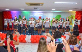 Apresentações e tarde de autógrafos