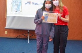 Entrega dos certificados TOEFL do Projeto Bilíngue