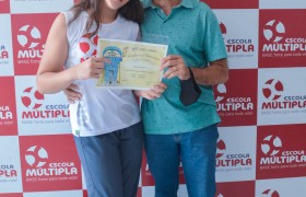 Entrega dos certificados TOEFL do Projeto Bilíngue