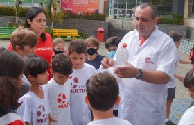 Aulas no Laboratório de Ciências com os Anos Iniciais