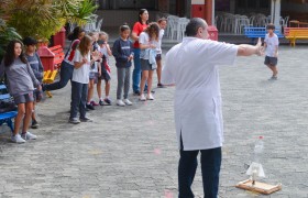 Aulas no Laboratório de Ciências com os Anos Iniciais