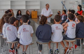 Aulas no Laboratório de Ciências com os Anos Iniciais