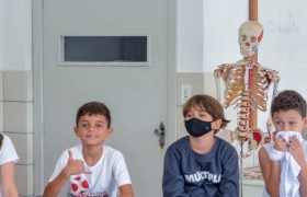 Aulas no Laboratório de Ciências com os Anos Iniciais