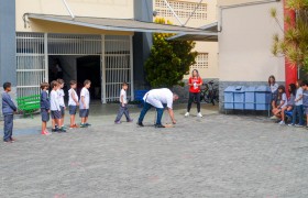 Aulas no Laboratório de Ciências com os Anos Iniciais