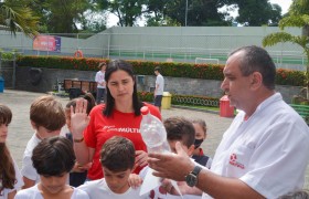 Aulas no Laboratório de Ciências com os Anos Iniciais