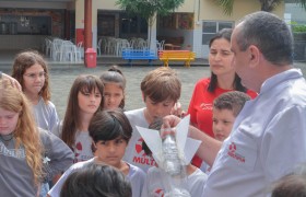 Aulas no Laboratório de Ciências com os Anos Iniciais