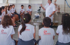 Aulas no Laboratório de Ciências com os Anos Iniciais