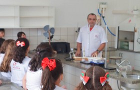 Aulas no Laboratório de Ciências com os Anos Iniciais