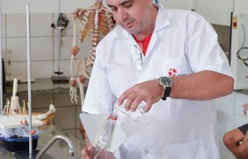 Aulas no Laboratório de Ciências com os Anos Iniciais