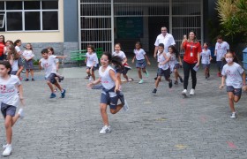 Aulas no Laboratório de Ciências com os Anos Iniciais