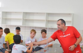 Aulas no Laboratório de Ciências com os Anos Iniciais